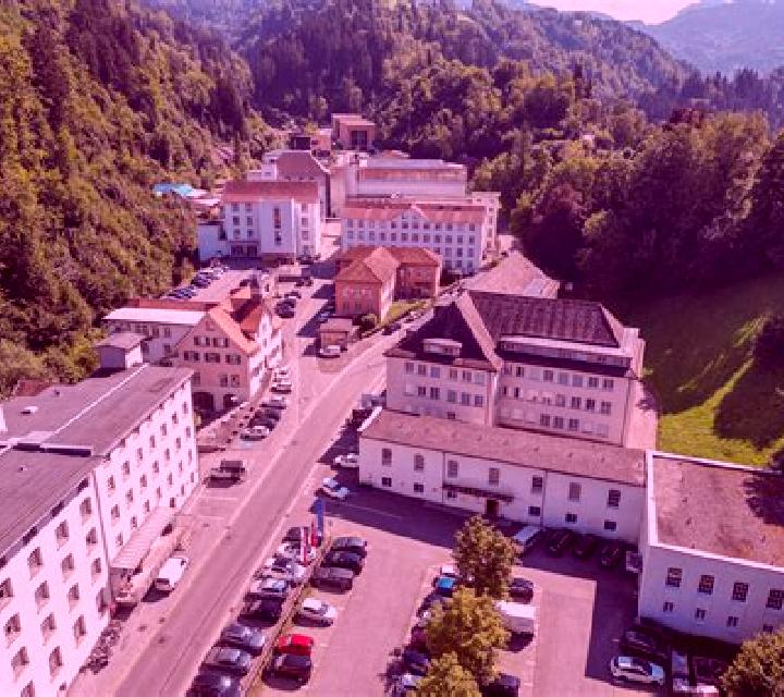 10 perfiles de escorts en San Costanzo, Italia. Explora chicas, servicios, tarifas y reserva online. En domicilio y visita disponibles.