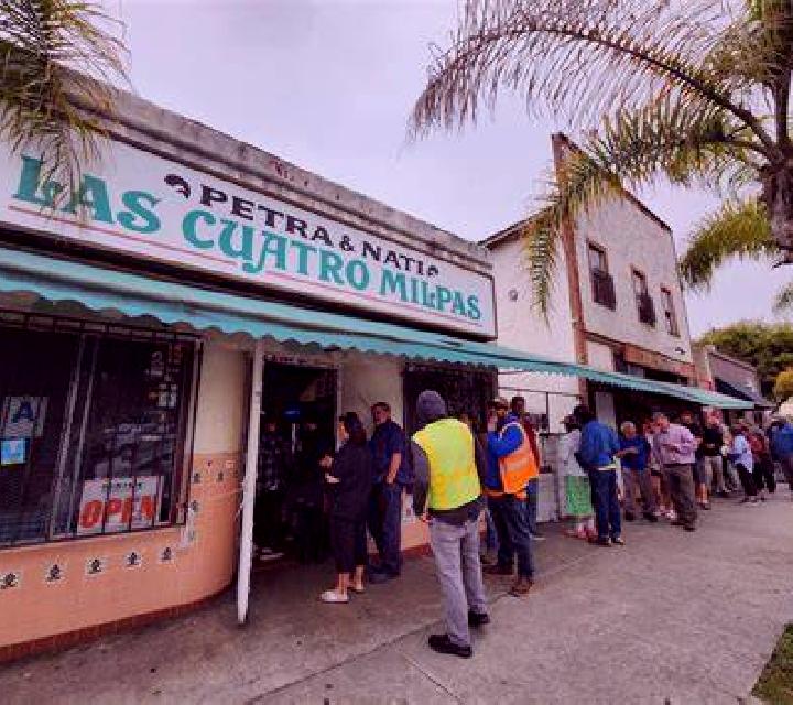 Adriana, 32, acompañante castaño claro de ojos marrones y etnia caribeña basada en Negrondes. Ofrece Masaje, Tríos / dúos, Cita de cena, Masaje erótico, Acom...