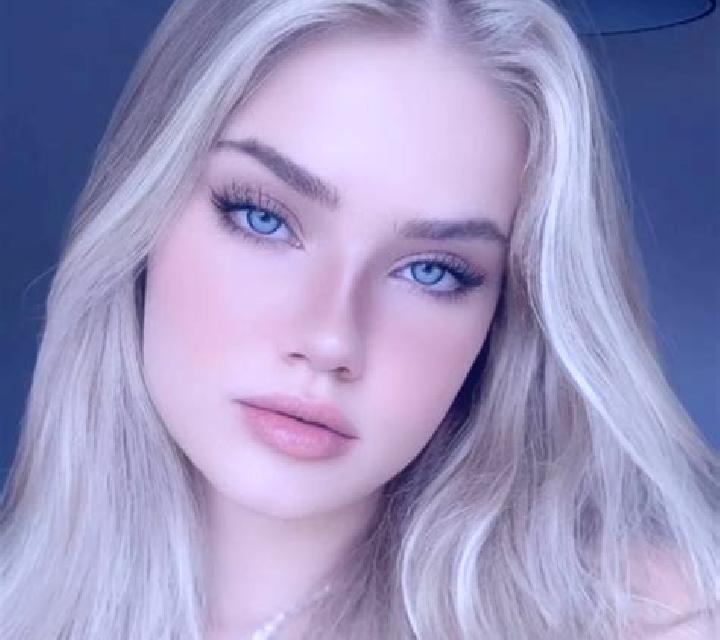 Alba, 23, acompañante rubia platino de ojos verdes y etnia mezcla basada en San Roque. Ofrece Beso francés profundo, BDSM, Masaje erótico, 69. Disponible en ...