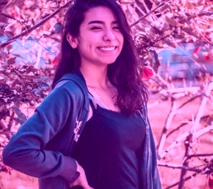 Alejandra, 23 — Escort en Ambato, Ecuador