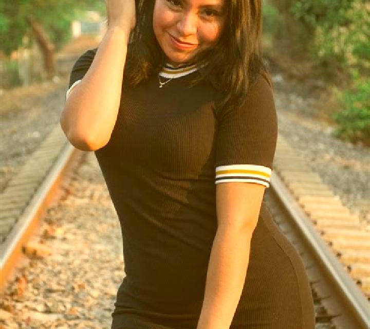 Alejandra, 24, acompañante negra de ojos ámbar y etnia negra basada en Guantanamo. Ofrece Beso francés profundo, BDSM, Masaje de próstata, Acompañante de via...
