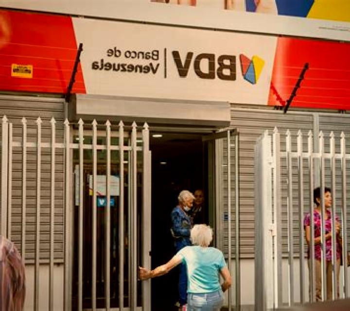 Alejandra, 37, acompañante morena de ojos oscuros y etnia negra basada en Pir Yusefian. Ofrece Chica de fiesta, Beso francés profundo, Dominación, Juego de r...