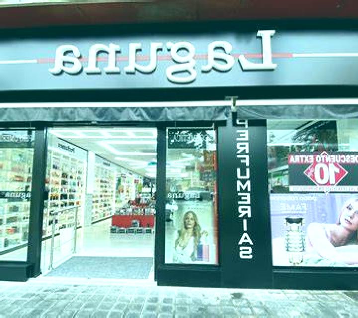 Andrea, 23, acompañante rubia de ojos grises y etnia caribeña basada en Dubai Marina. Ofrece Hasta el final (CIM), Chica de fiesta, Noche completa. Disponibl...