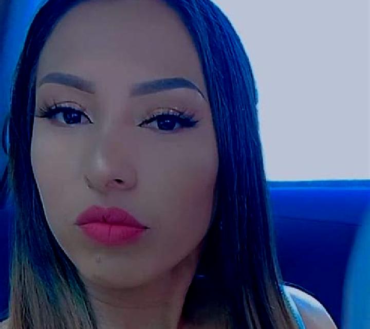 Andrea, 28, acompañante pelirroja de ojos marrones y etnia latina basada en Kili. Ofrece Cita de cena, Noche completa, Dominación. Disponible en domicilio y ...
