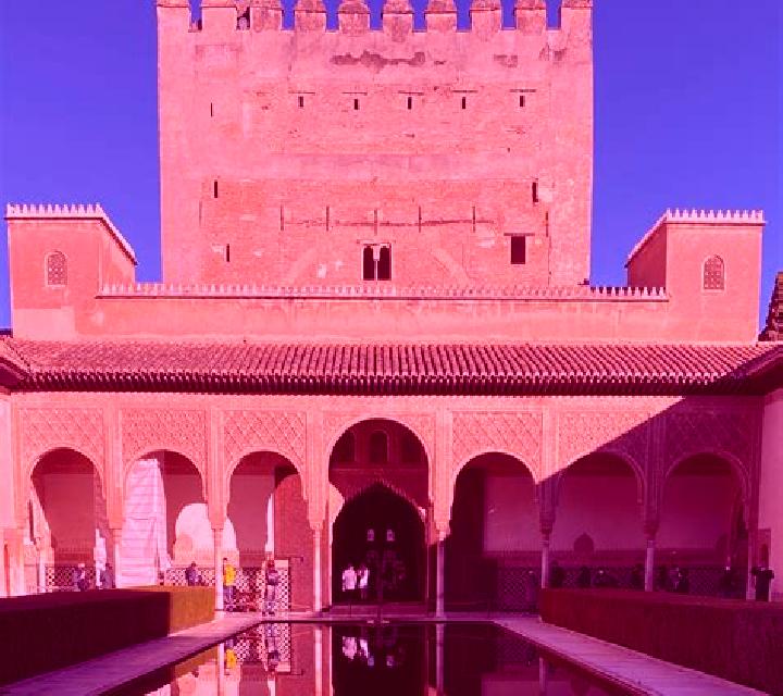 Aurora, 33, acompañante pelirroja de ojos marrones y etnia mediterránea basada en Al Khawr. Ofrece Parejas, Masaje de próstata, Dominación, Griego (anal). Di...