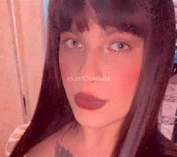 Blanca, 23, acompañante negra de ojos verdes y etnia india basada en Beliatta. Ofrece Noche completa, Tantra, Tríos / dúos, Francés natural. Disponible en do...