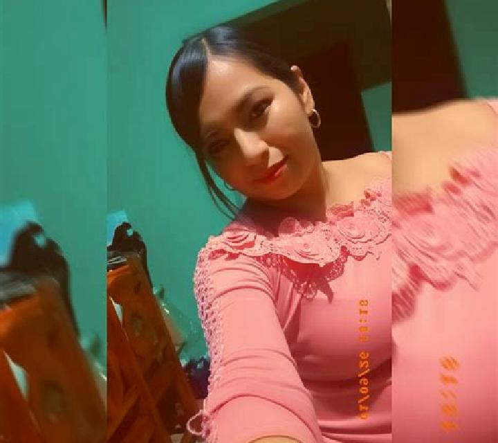 Camila, 31, acompañante castaña de ojos ámbar y etnia oriente medio basada en An Nadirah. Ofrece GFE (Experiencia de novia), Striptease, Chica de fiesta. Dis...