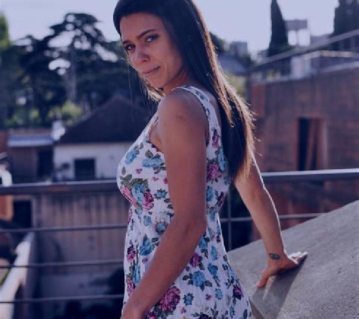 Carla, 23, acompañante morena de ojos oscuros y etnia asiática basada en Angoche. Ofrece Masaje de próstata, Juego de roles, Dominación, Fetiche, Striptease....