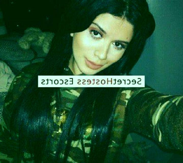 Cayetana, 27, acompañante negra de ojos avellana y etnia negra basada en Les Bois. Ofrece Tantra, Masaje erótico, Hasta el final (CIM). Disponible en domicil...