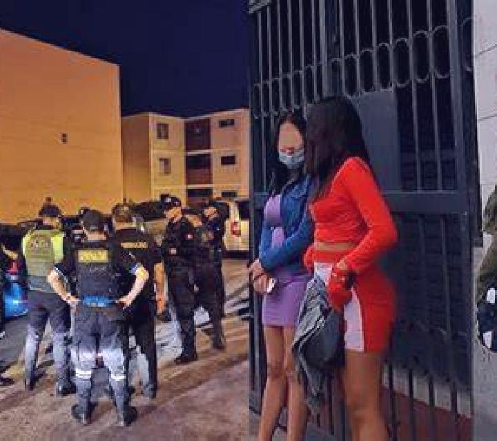 Cayetana, 30, acompañante castaña de ojos ámbar y etnia negra basada en Garango. Ofrece Masaje de próstata, Chica de fiesta, Experiencia de novia, Striptease...