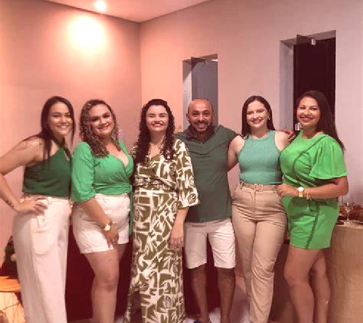 Cayetana, 35, acompañante castaño claro de ojos verdes y etnia latina basada en Tianning. Ofrece Francés natural, Parejas, Hasta el final (CIM), Masaje. Disp...