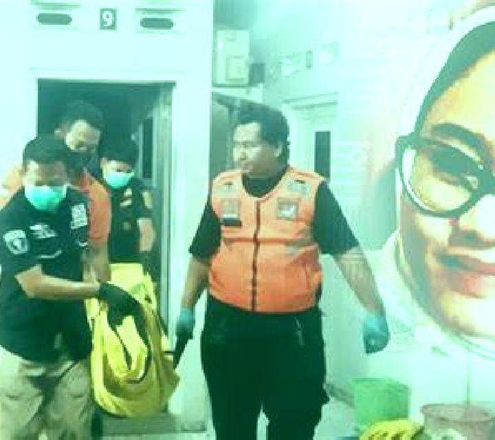 Cayetana, 36, acompañante pelirroja de ojos oscuros y etnia latina basada en Abadan. Ofrece Chica de fiesta, Juego de roles, Hasta el final (CIM), Cita de ce...
