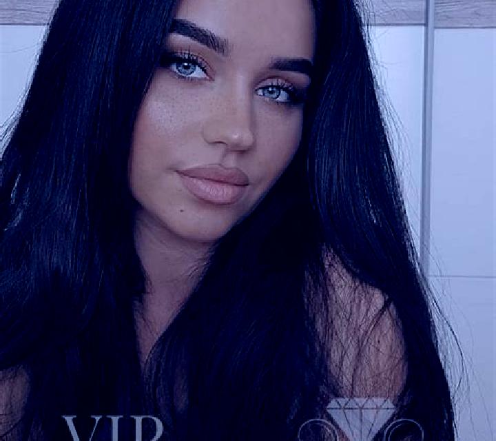 Cielo, 27, acompañante pelirroja de ojos ámbar y etnia europea basada en Cooee Bay. Ofrece Dominación, Noche completa, Juego de roles, Tríos / dúos. Disponib...