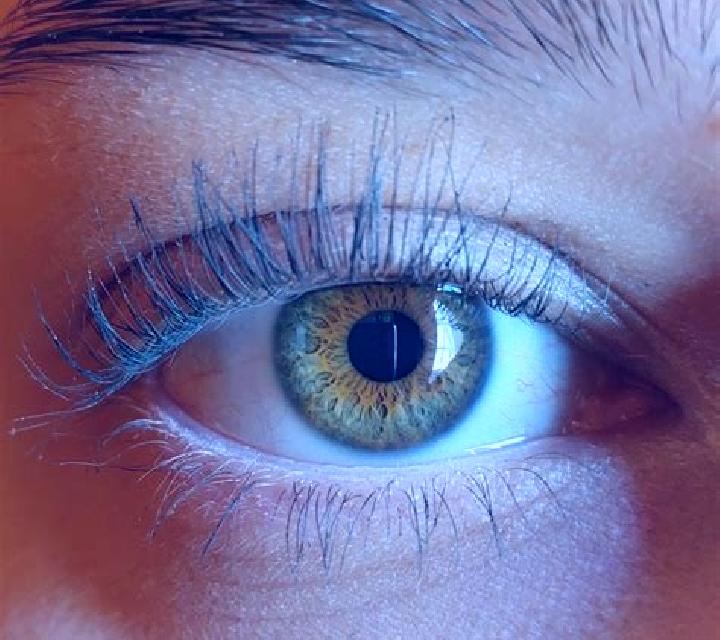 Claudia, 24, acompañante rubia de ojos oscuros y etnia eslava basada en Khotimsk. Ofrece Cita de cena, Masaje erótico, Tantra. Disponible en domicilio y visi...