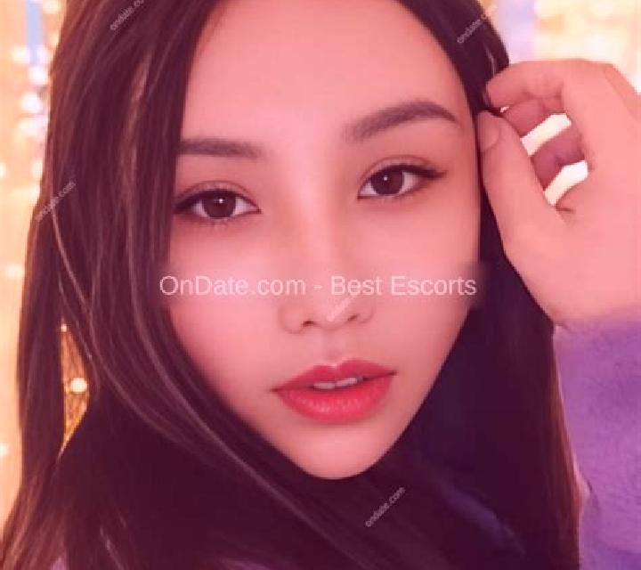 Cristina, 28, acompañante castaña de ojos avellana y etnia eslava basada en Tsukuba. Ofrece Noche completa, Masaje erótico, Juego de roles, Tríos / dúos, 69....