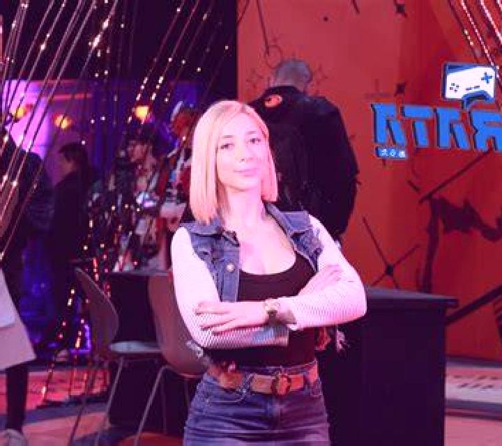 Daniela, 23, acompañante rubia platino de ojos avellana y etnia mezcla basada en Le Moule. Ofrece Francés natural, Dominación, Juego de roles. Disponible en ...