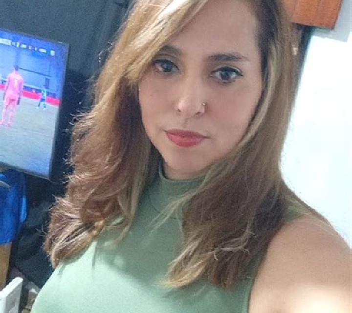 Daniela, 33, acompañante castaña de ojos avellana y etnia caucásica basada en Sefwi Wiawso. Ofrece Parejas, Tantra, Fetiche, Cita de cena, Masaje erótico. Di...