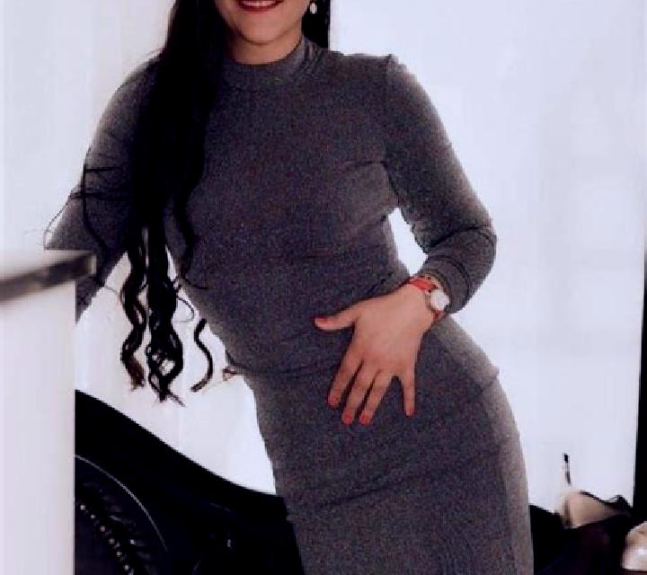 Elena, 26, acompañante pelirroja de ojos grises y etnia india basada en Cavaillon. Ofrece GFE (Experiencia de novia), Chica de fiesta, Hasta el final (CIM), ...