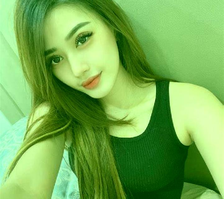 Elena, 34 — Escort en Cordelle, Francia