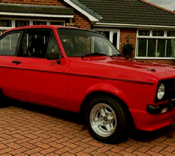 escort Chelmondiston