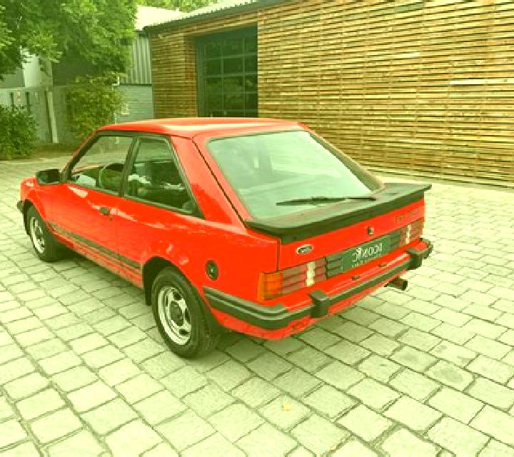 escort Hollange