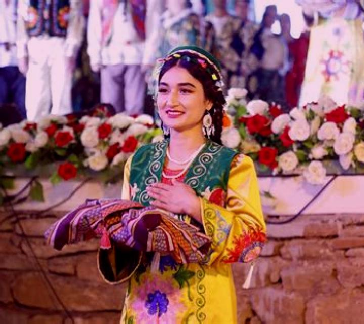 escort Hoseynabad-e Latka