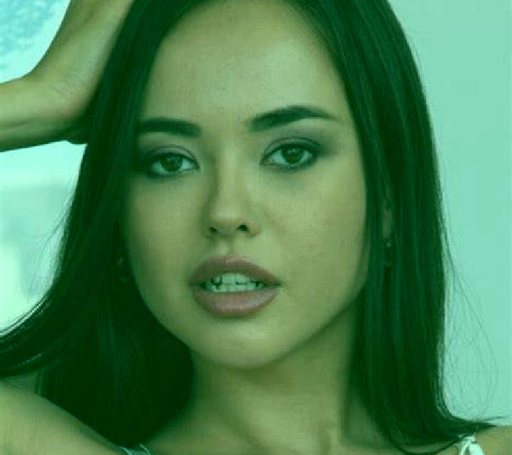 escort Li Sara