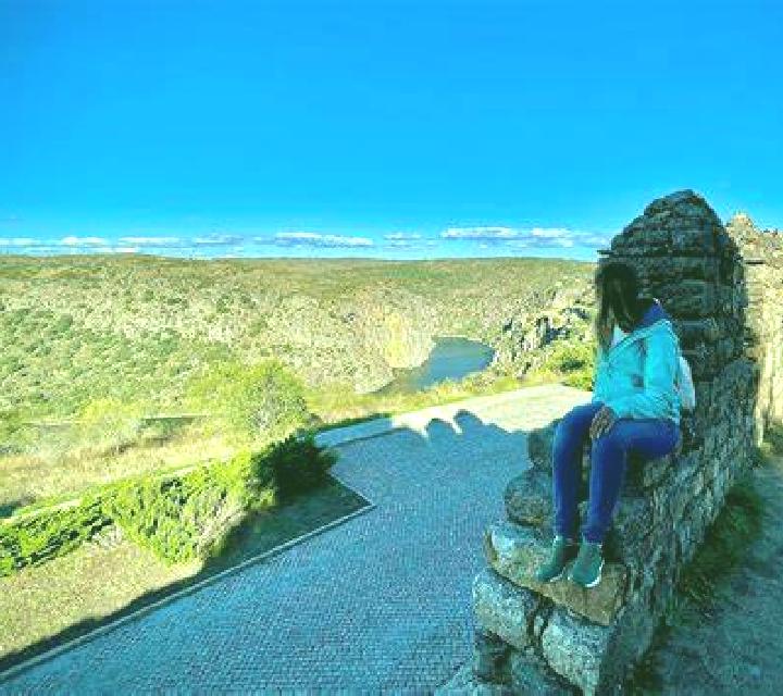 Escorts Crater, Yemen — Chicas y putas locales