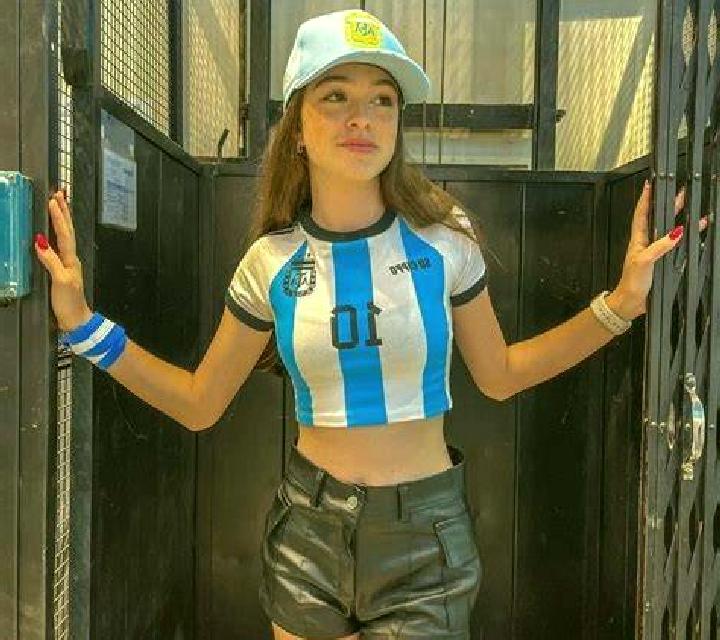 Giulia, 20, acompañante castaña de ojos azules y etnia caribeña basada en Ucu Seles. Ofrece Masaje de próstata, Experiencia de novia, Noche completa. Disponi...