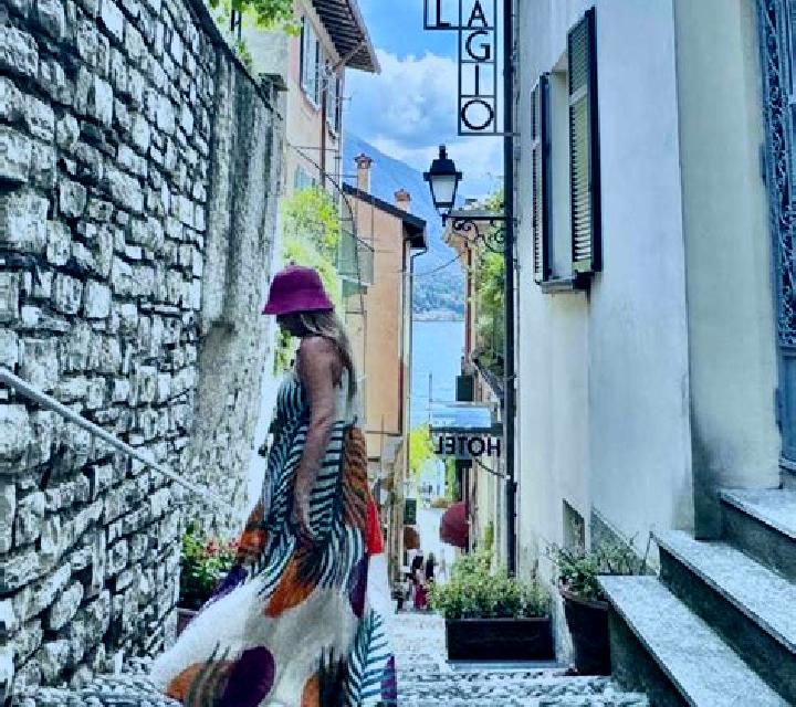 Irene, 35, acompañante morena de ojos oscuros y etnia eslava basada en Sainte-Rose. Ofrece Chica de fiesta, Parejas, Tantra, Fetiche, Masaje. Disponible en d...