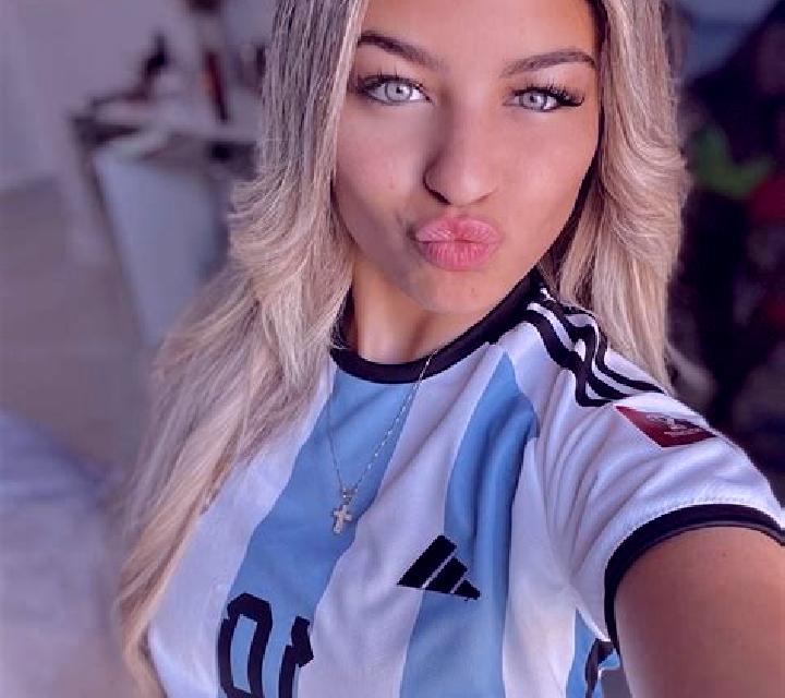 Isabella, 29, acompañante morena de ojos grises y etnia mediterránea basada en Kenilworth. Ofrece Chica de fiesta, BDSM, Beso francés profundo, Noche complet...