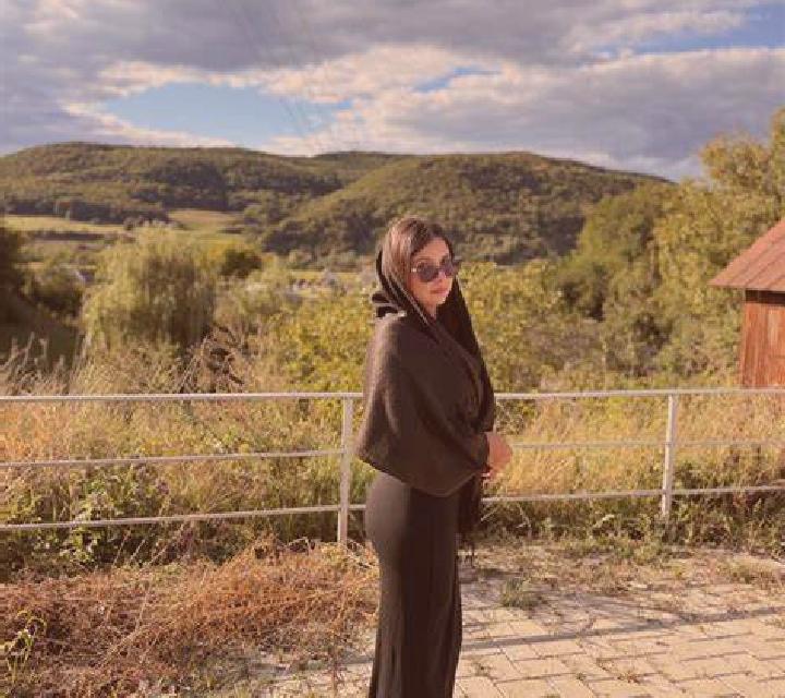 Julia, 20 — Escort en Skalavik, Islas Feroe