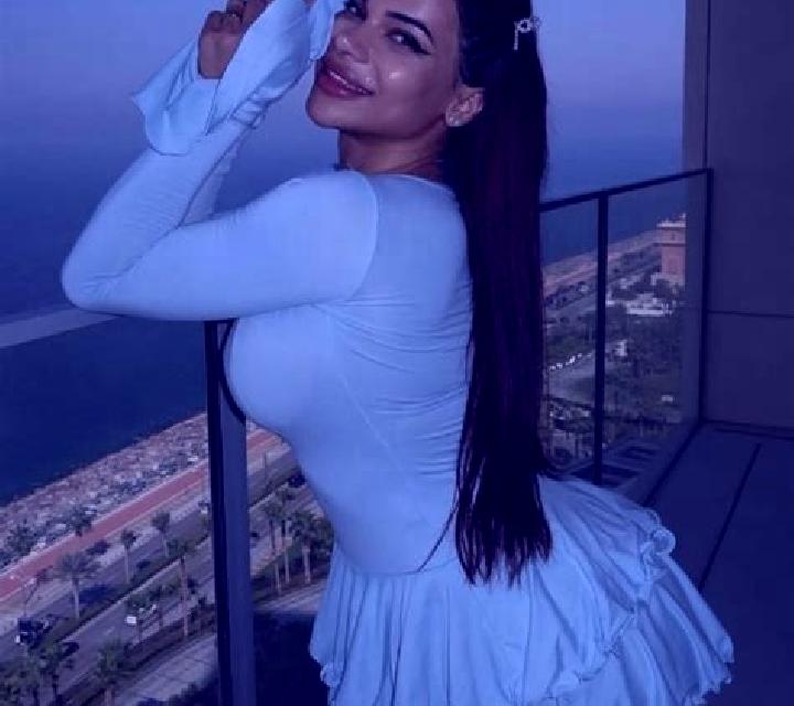 Julia, 25, acompañante rubia platino de ojos ámbar y etnia europea basada en Chiusa di San Michele. Ofrece BDSM, Chica de fiesta, Hasta el final (CIM). Dispo...