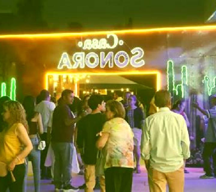 Lorena, 26, acompañante morena de ojos marrones y etnia mezcla basada en Margasarihilir. Ofrece Masaje erótico, GFE (Experiencia de novia), Tríos / dúos, Gri...