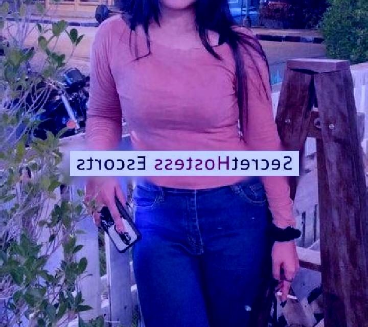 Lucía, 21, acompañante negra de ojos grises y etnia caribeña basada en Kruseani. Ofrece Tantra, Francés natural, Parejas. Disponible en domicilio y visita, r...