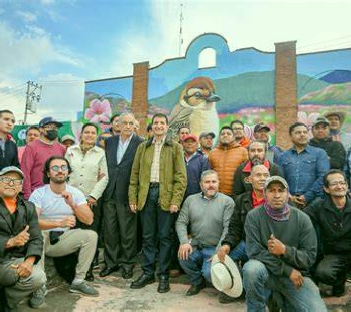 Lucía, 30, acompañante pelirroja de ojos marrones y etnia mezcla basada en Hayy al Bunayyat. Ofrece 69, Chica de fiesta, Cita de cena. Disponible en domicili...