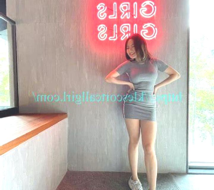 Luna, 22, acompañante rubia de ojos verdes y etnia europea basada en Valdetorres. Ofrece Masaje de próstata, Fetiche, Beso francés profundo, Tantra. Disponib...