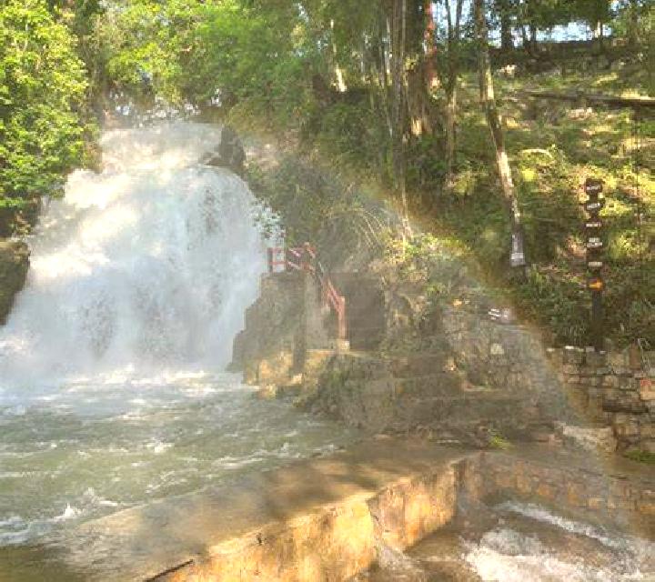 Mía, 24 — Escort en Mont-Bernanchon, Francia