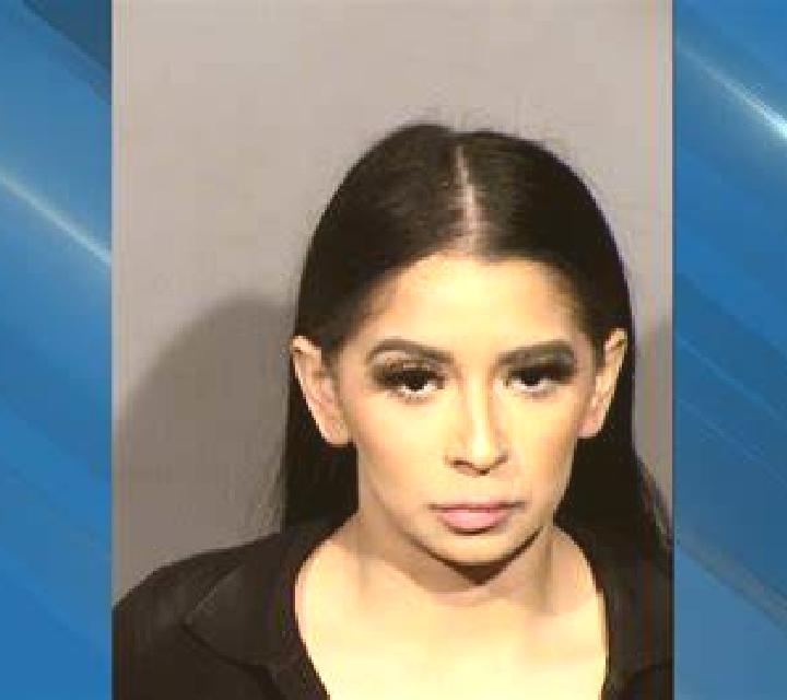 Marta, 31, acompañante pelirroja de ojos ámbar y etnia mezcla basada en Maubert-Fontaine. Ofrece BDSM, Masaje de próstata, Parejas, Hasta el final (CIM). Dis...