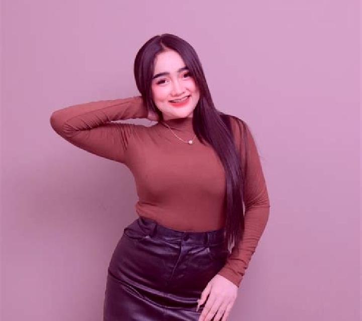 Martina, 23, acompañante castaño claro de ojos verdes y etnia oriente medio basada en Zorile. Ofrece Striptease, Masaje, Masaje de próstata, Masaje erótico. ...