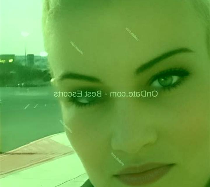 Miriam, 22, acompañante castaña de ojos grises y etnia negra basada en Alligator Pond. Ofrece Masaje erótico, Juego de roles, Dominación, Fetiche. Disponible...