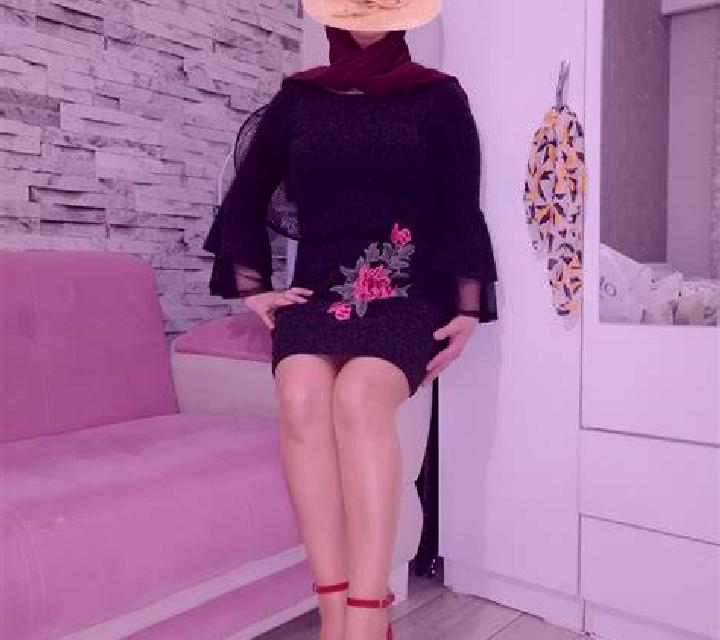 Mora, 23, acompañante negra de ojos ámbar y etnia europea basada en Krishnapur. Ofrece GFE (Experiencia de novia), Dominación, Fetiche. Disponible en domicil...