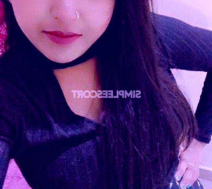 Natalia, 28, acompañante rubia platino de ojos marrones y etnia oriente medio basada en Arua. Ofrece Dominación, Juego de roles, Fetiche. Disponible en domic...
