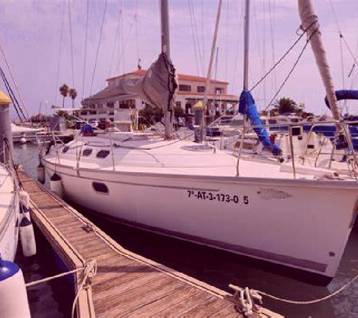 Nora, 22, acompañante negra de ojos ámbar y etnia mediterránea basada en Itas. Ofrece Fetiche, Masaje, Experiencia de novia, Hasta el final (CIM). Disponible...