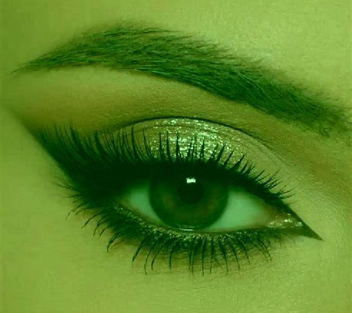 Paula, 26, acompañante rubia platino de ojos oscuros y etnia oriente medio basada en Ura. Ofrece Acompañante de viaje, Cita de cena, Masaje erótico, Masaje d...