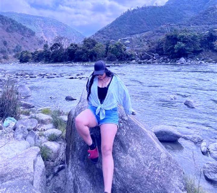 Paula, 31, acompañante castaño claro de ojos verdes y etnia asiática basada en San Pedro de Lovago. Ofrece Chica de fiesta, Griego (anal), Tantra, BDSM. Disp...