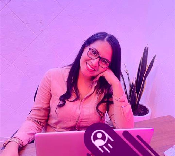 Renata, 25, acompañante negra de ojos verdes y etnia oriente medio basada en Sinjar. Ofrece Masaje erótico, Tríos / dúos, Chica de fiesta. Disponible en domi...