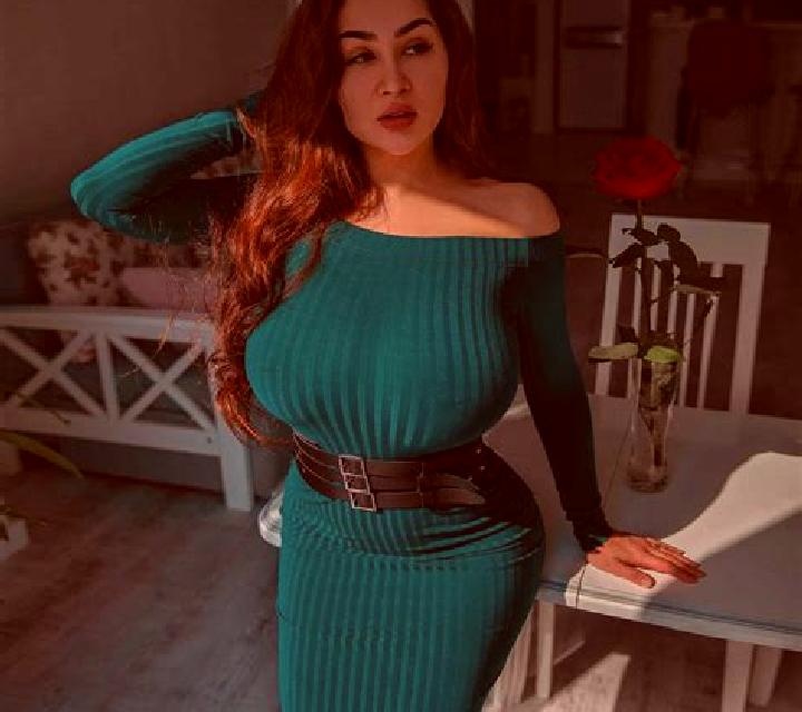 Rocío, 27, acompañante pelirroja de ojos grises y etnia caucásica basada en Moro. Ofrece Tríos / dúos, Experiencia de novia, Acompañante de viaje. Disponible...