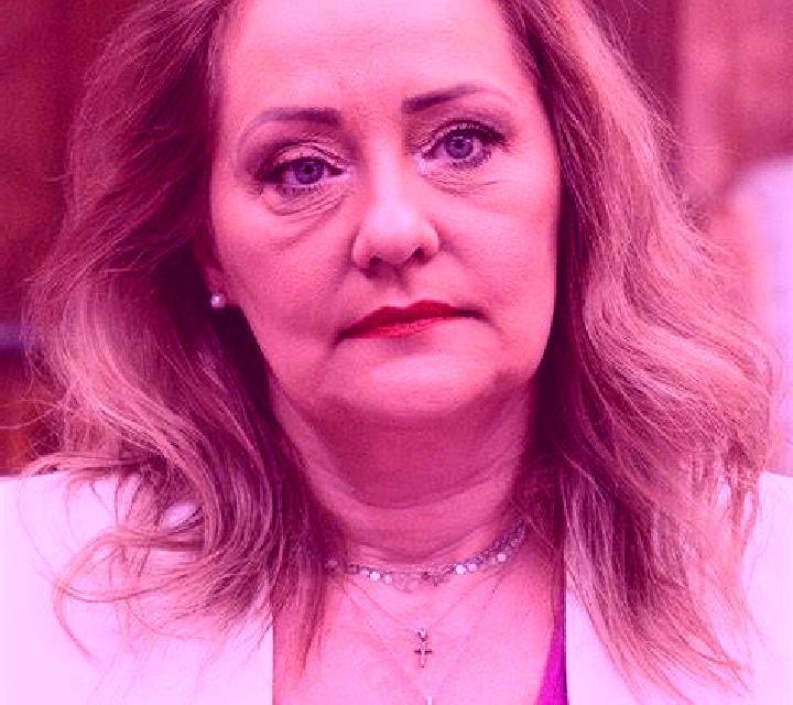 Rosa, 21 — Escort en Ngchemiangel, Palaos
