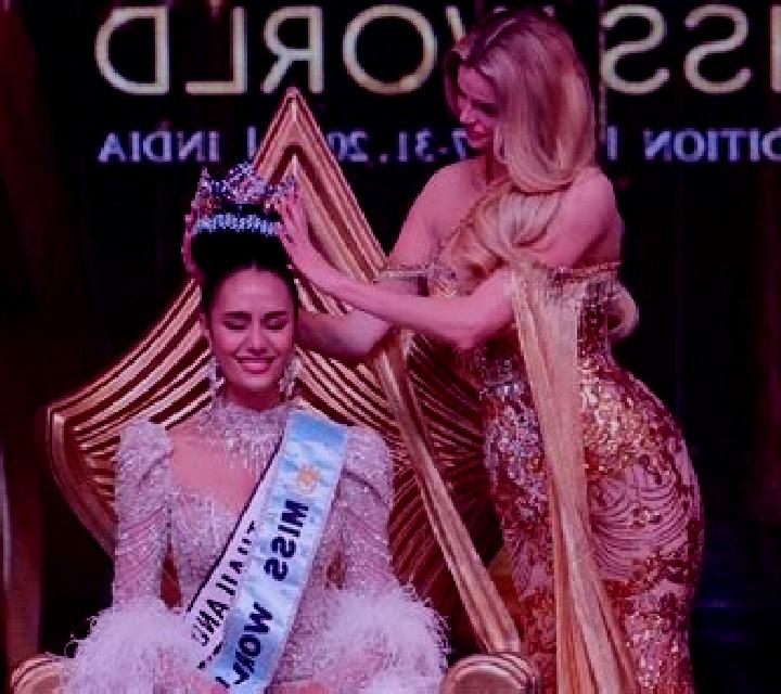 Rosa, 25, acompañante rubia de ojos avellana y etnia oriente medio basada en Sundawenang. Ofrece Hasta el final (CIM), Masaje erótico, Masaje de próstata. Di...